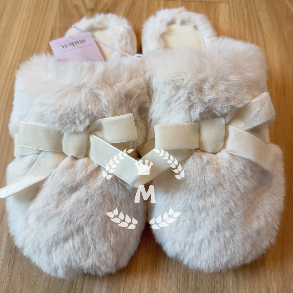 Auden Women’s Faux Fur Slippers with Bows Size: M 7/8 White/Arbor